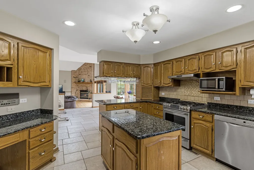 40322 North Golden Eagle Court Antioch IL 60002
