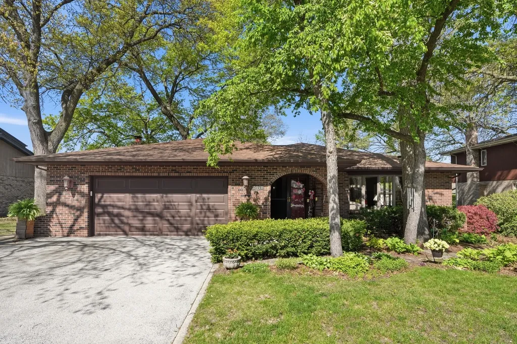 18070 Whitman Lane Lansing IL 60438