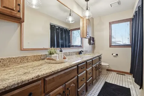 18070 Whitman Lane Lansing IL 60438