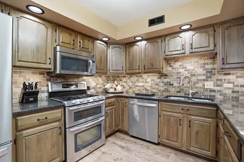 18070 Whitman Lane Lansing IL 60438