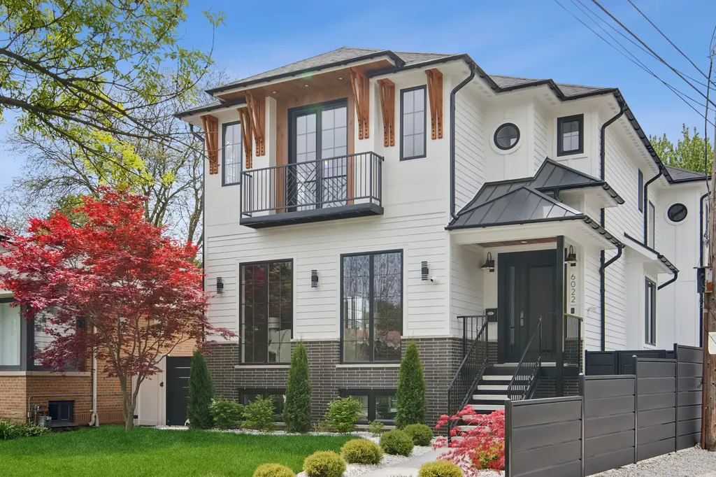 6022 North Ionia Avenue Chicago IL 60646