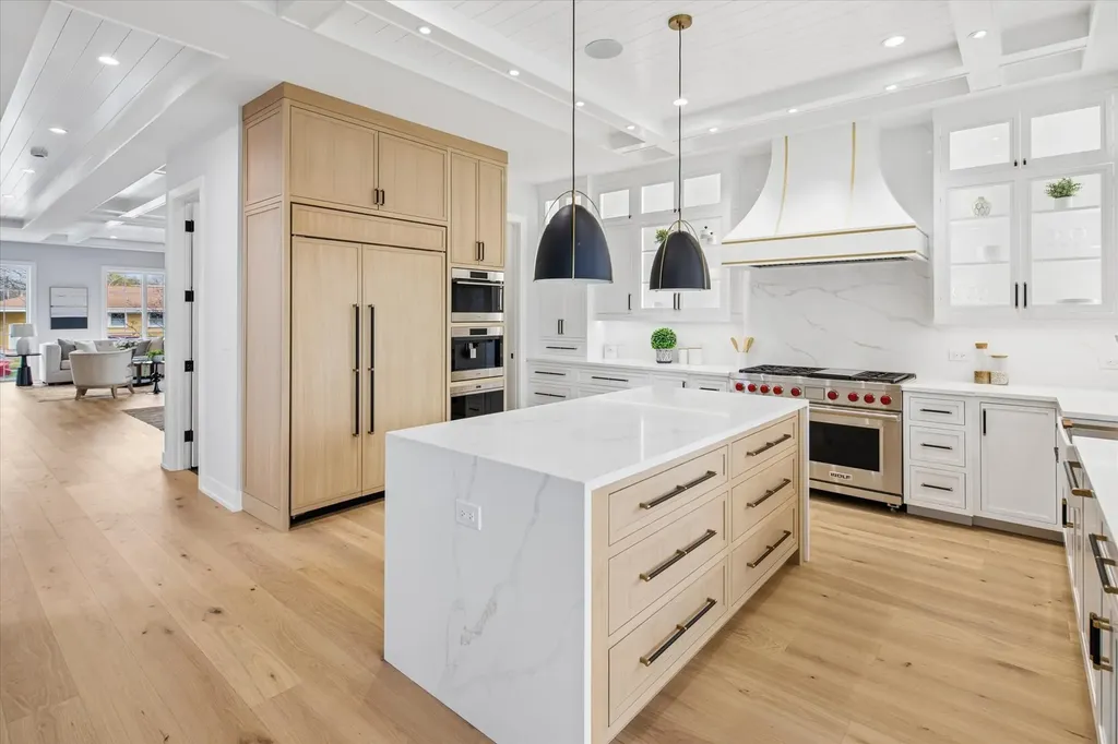 6022 North Ionia Avenue Chicago IL 60646