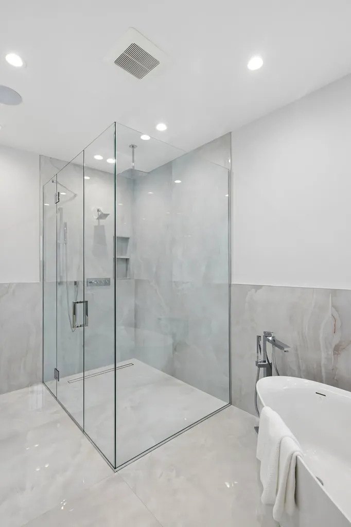 6022 North Ionia Avenue Chicago IL 60646