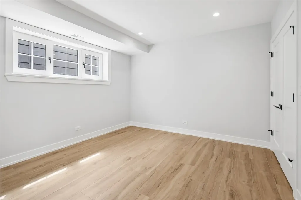 6022 North Ionia Avenue Chicago IL 60646