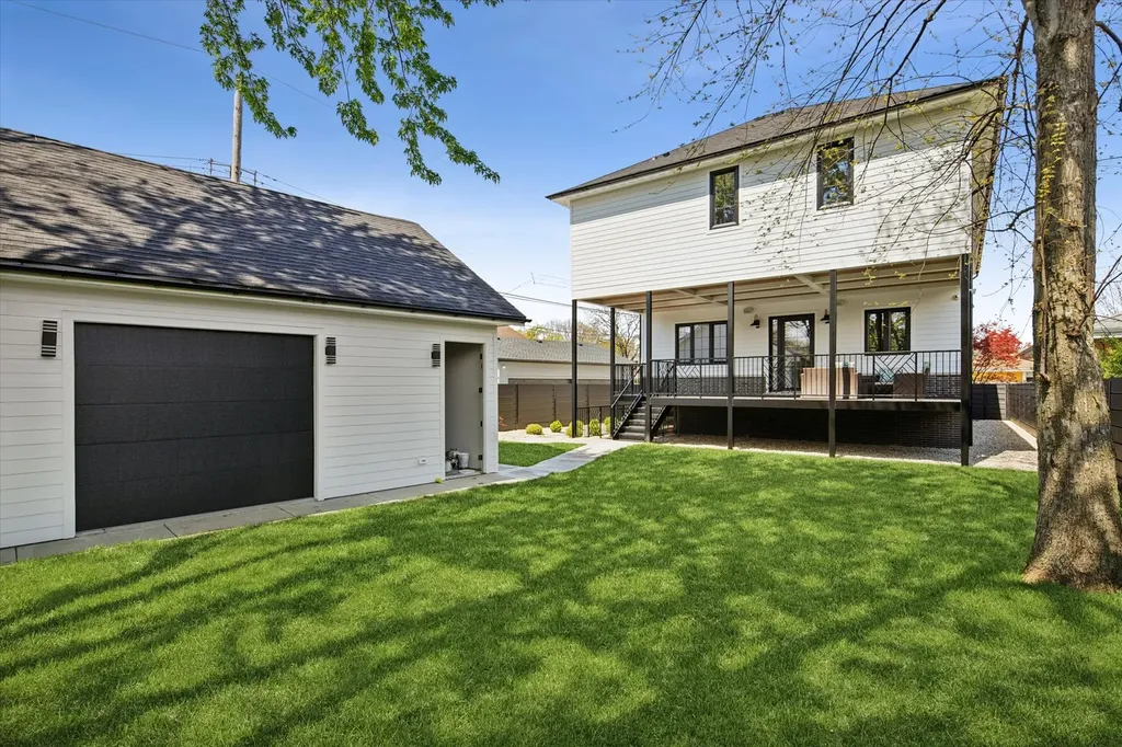6022 North Ionia Avenue Chicago IL 60646