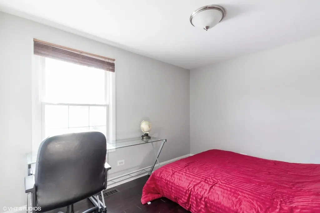 17W764 Lowell Lane Villa Park IL 60181