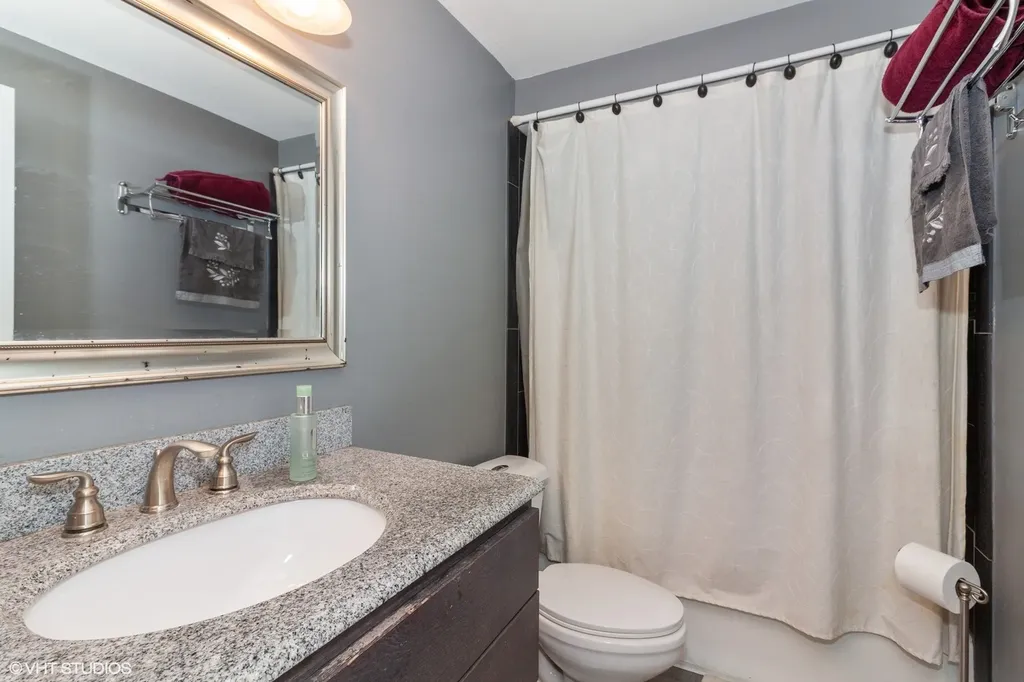 17W764 Lowell Lane Villa Park IL 60181