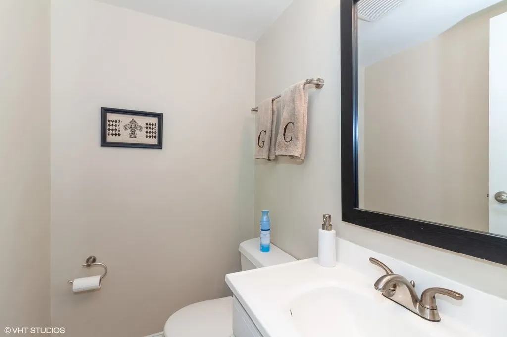 17W764 Lowell Lane Villa Park IL 60181