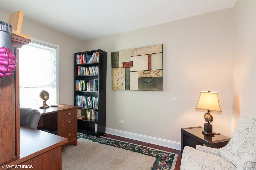 17W764 Lowell Lane Villa Park IL 60181