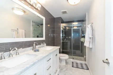 17W764 Lowell Lane Villa Park IL 60181