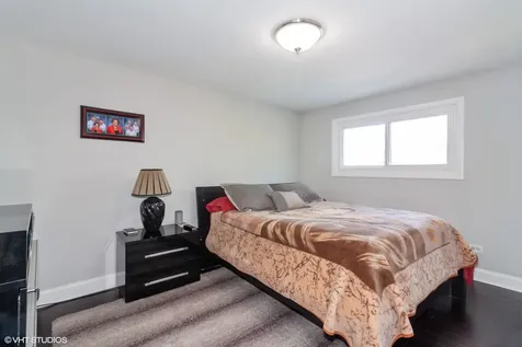 17W764 Lowell Lane Villa Park IL 60181