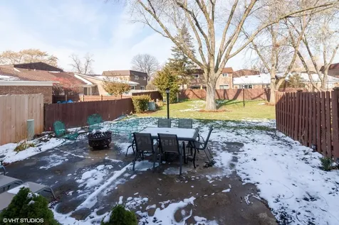 17W764 Lowell Lane Villa Park IL 60181