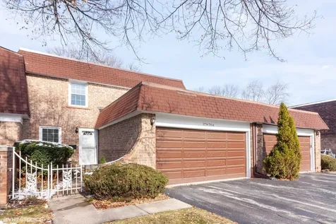 17W764 Lowell Lane Villa Park IL 60181