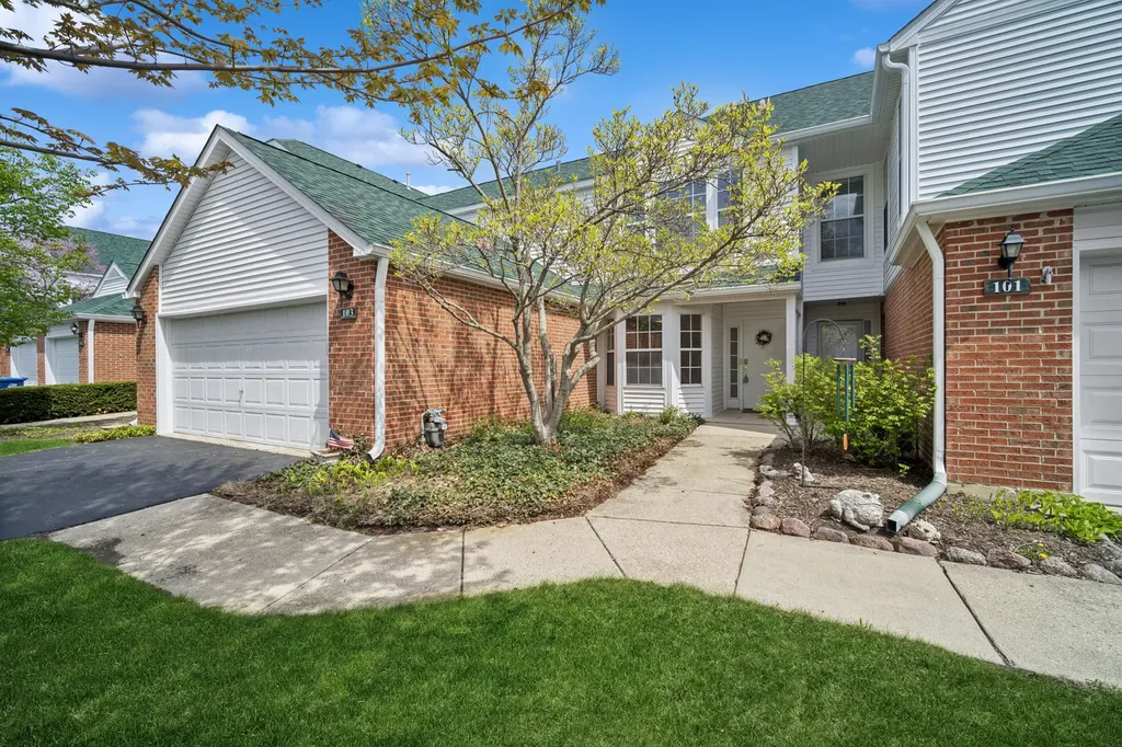 103 Meadowbrook Lane Lake Bluff IL 60044