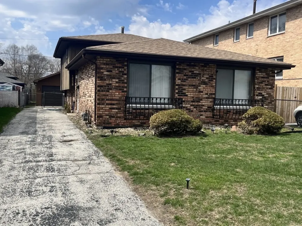 14238 South Manistee Avenue Burnham IL 60633