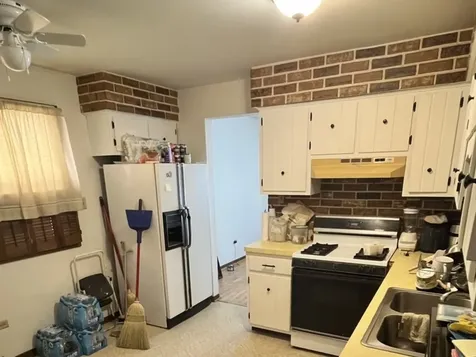 14238 South Manistee Avenue Burnham IL 60633