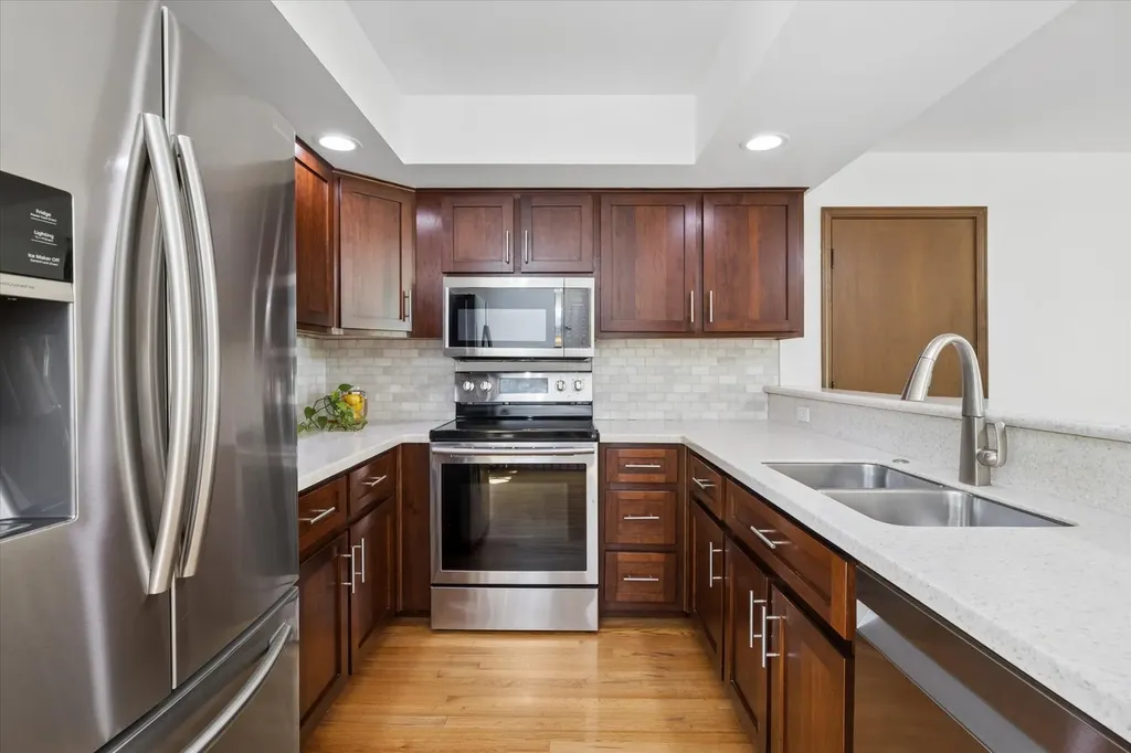 2929 Northcreek Drive Woodridge IL 60517