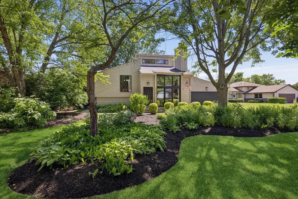 2929 Northcreek Drive Woodridge IL 60517