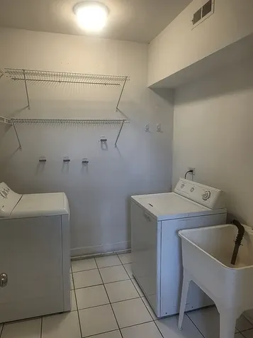 6926 South Paxton Avenue Chicago IL 60649