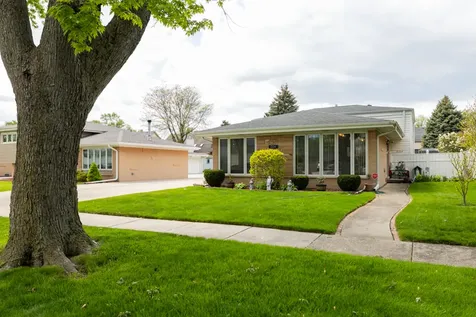 2124 Westview Drive Des Plaines IL 60018