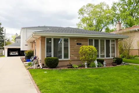 2124 Westview Drive Des Plaines IL 60018