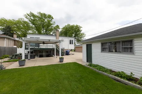 2124 Westview Drive Des Plaines IL 60018