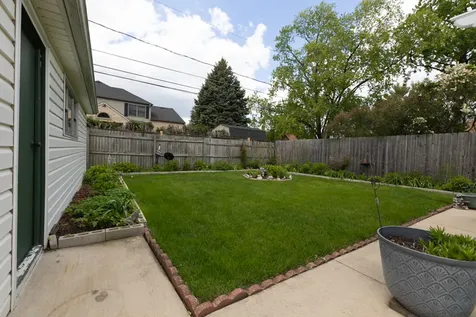 2124 Westview Drive Des Plaines IL 60018
