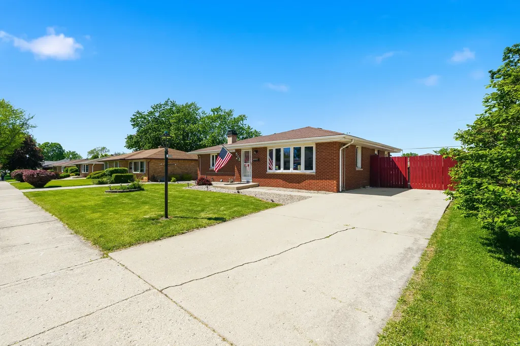 512 Chaney Street Crest Hill IL 60403