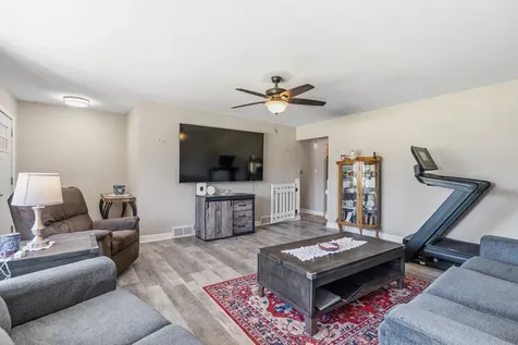 512 Chaney Street Crest Hill IL 60403