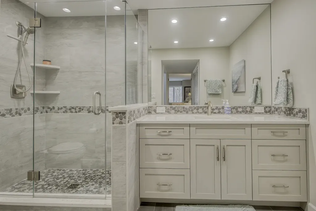 2 Oak Brook Club Drive Oak Brook IL 60523