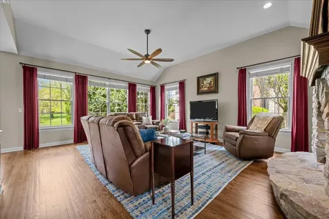 4N734 Blue Lake Circle St. Charles IL 60175