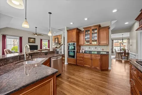 4N734 Blue Lake Circle St. Charles IL 60175