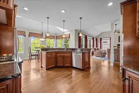 4N734 Blue Lake Circle St. Charles IL 60175