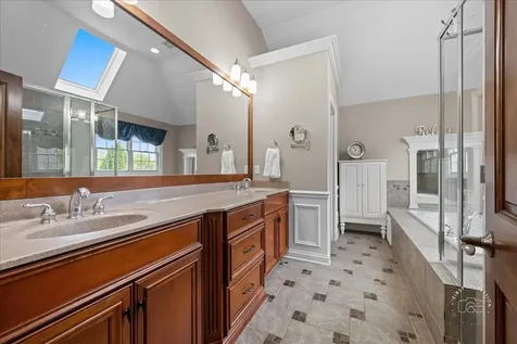 4N734 Blue Lake Circle St. Charles IL 60175