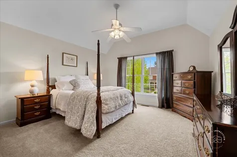 4N734 Blue Lake Circle St. Charles IL 60175