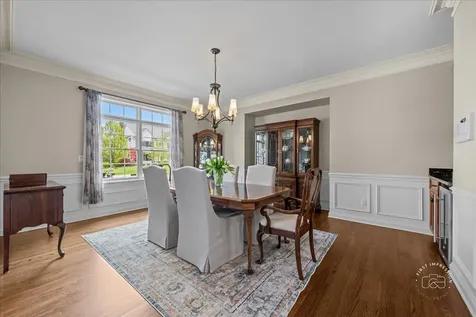 4N734 Blue Lake Circle St. Charles IL 60175
