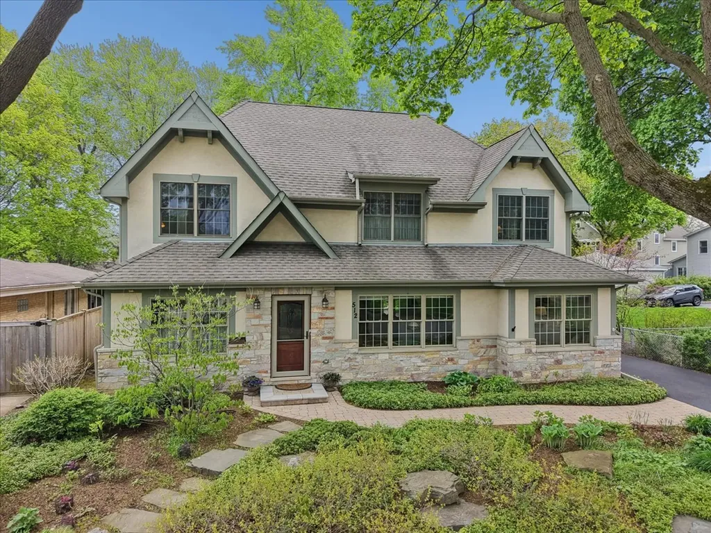 512 Oak Street Libertyville IL 60048