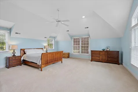 512 Oak Street Libertyville IL 60048