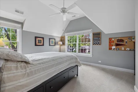 512 Oak Street Libertyville IL 60048