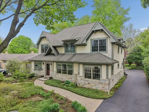 512 Oak Street Libertyville IL 60048