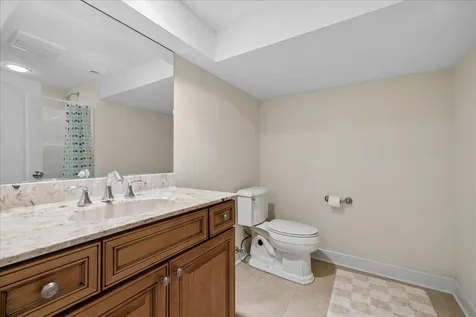512 Oak Street Libertyville IL 60048