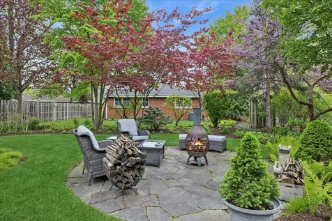 512 Oak Street Libertyville IL 60048