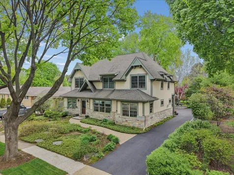 512 Oak Street Libertyville IL 60048