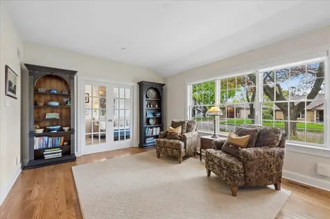 512 Oak Street Libertyville IL 60048