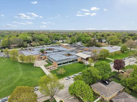 512 Oak Street Libertyville IL 60048