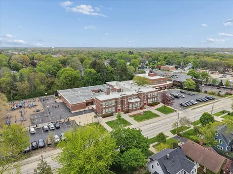 512 Oak Street Libertyville IL 60048