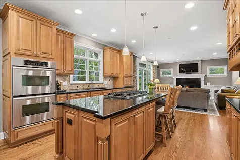 512 Oak Street Libertyville IL 60048