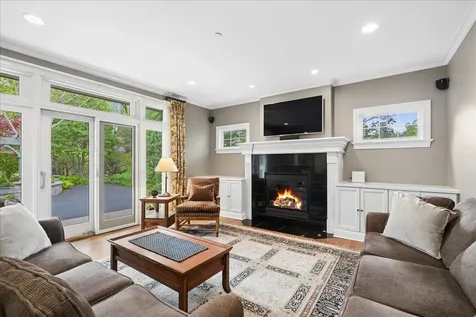 512 Oak Street Libertyville IL 60048
