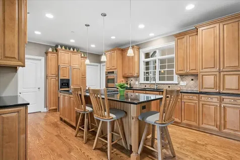 512 Oak Street Libertyville IL 60048