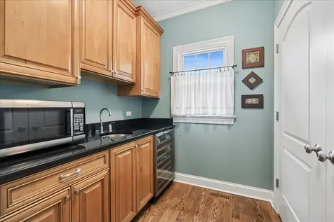 512 Oak Street Libertyville IL 60048